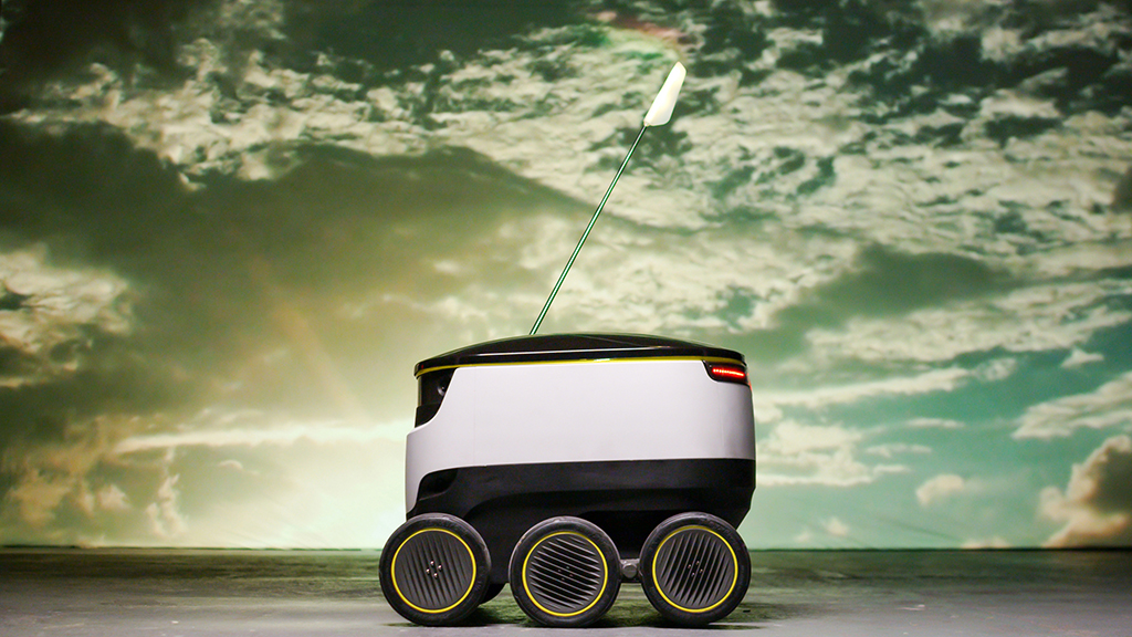 Starship Delivery Robot vor Sonnenaufgang